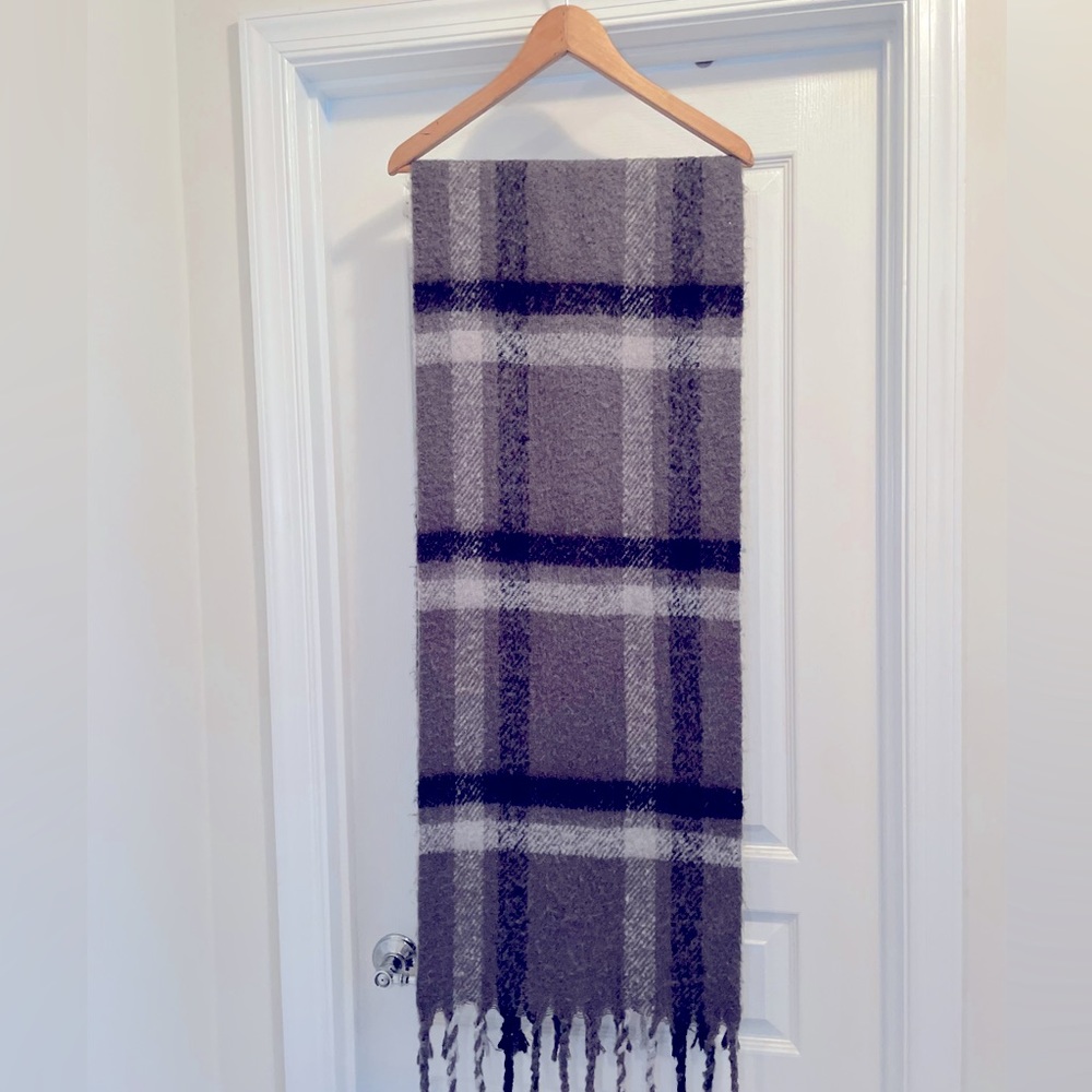 Steve Madden blanket scarf
